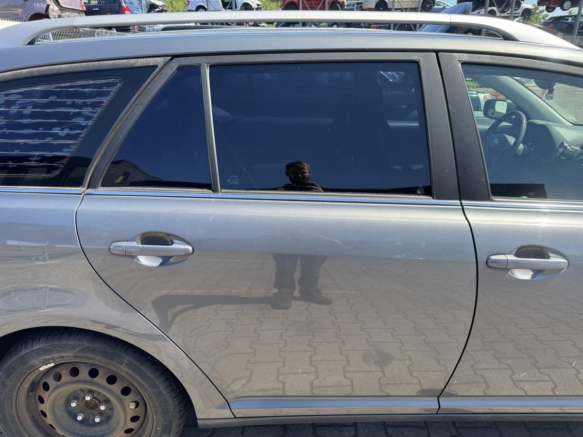 Toyota Avensis T25 original T&uuml;r hinten rechts 1E5 Gray Perleffekt Kombi Rohbau Bj.2004